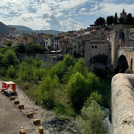 Besalu Pont Vell Apartment Buitenkant foto